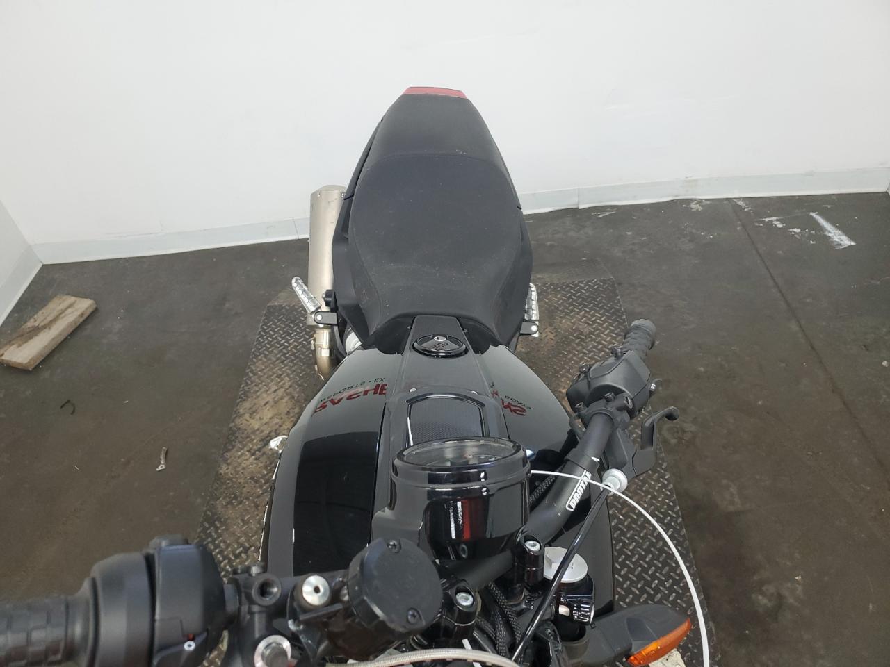 INDIAN MOTORCYCLE CO. FTR 1200 2019 VIN 56KRTA222K3153137 zdjęcie 5