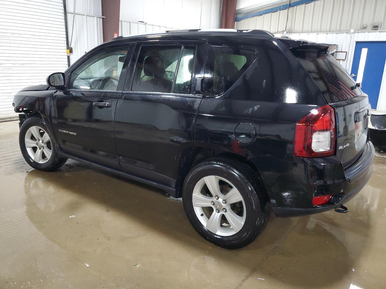 2016 Jeep Compass Latitude VIN: 1C4NJDEB2GD573909 Lot: 62168225