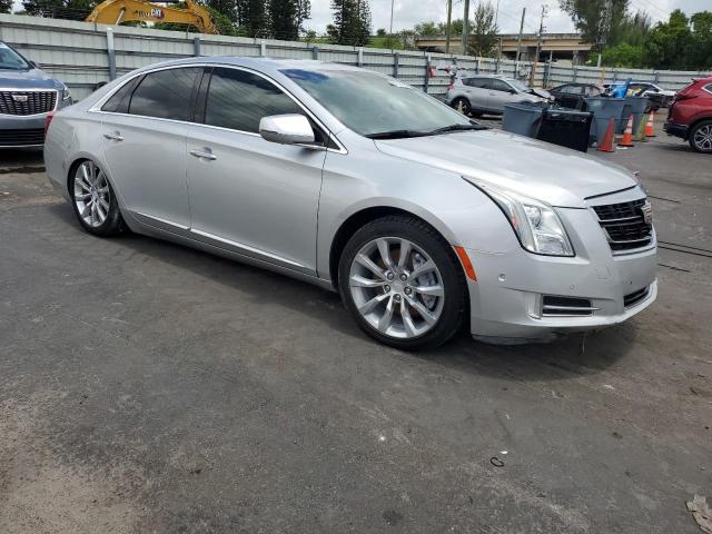 Sedans CADILLAC XTS 2017 Srebrny
