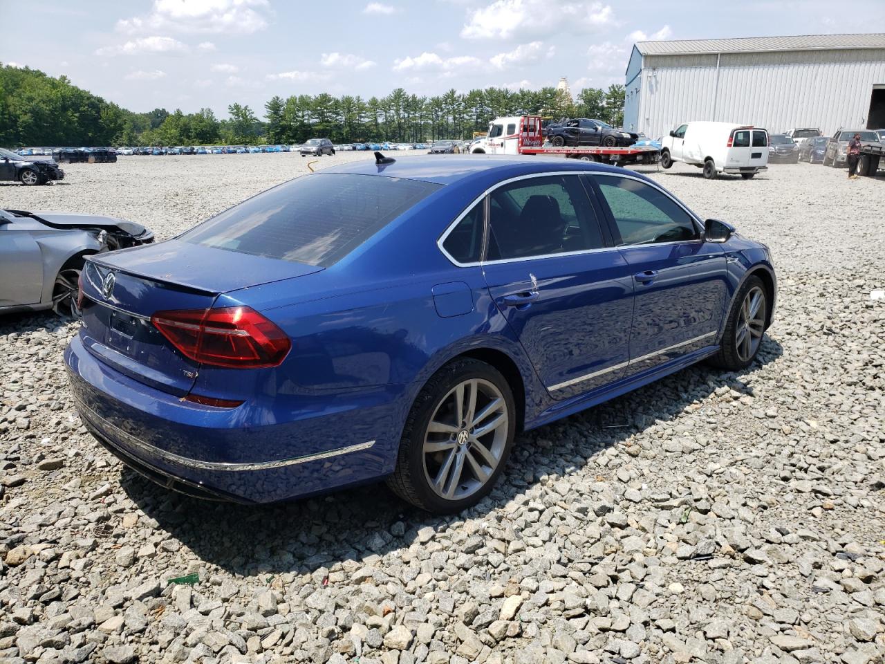 1VWDT7A3XHC051278 2017 Volkswagen Passat R-Line