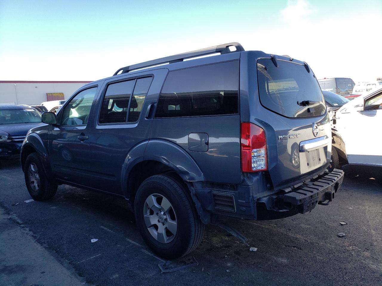 2008 Nissan Pathfinder - Image 2