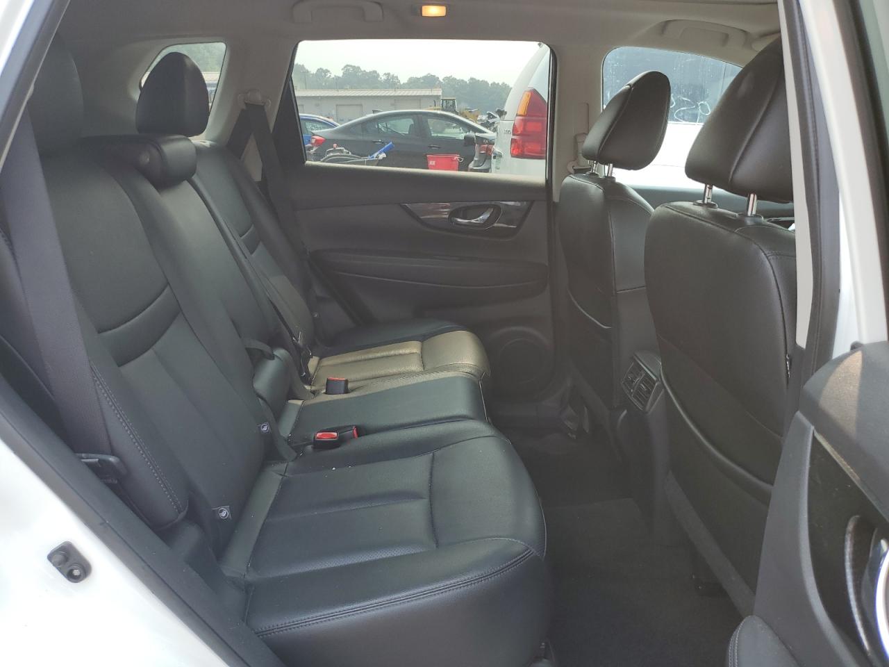 5N1AT2MV0HC846180 NISSAN ROGUE 2017