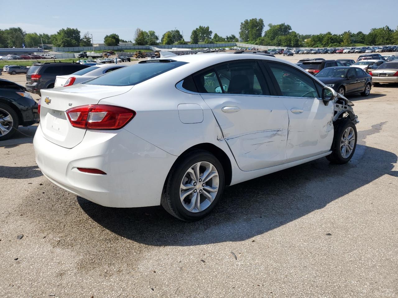 2019 Chevrolet Cruze Lt VIN: 1G1BE5SM1K7118066 Lot: 61391843