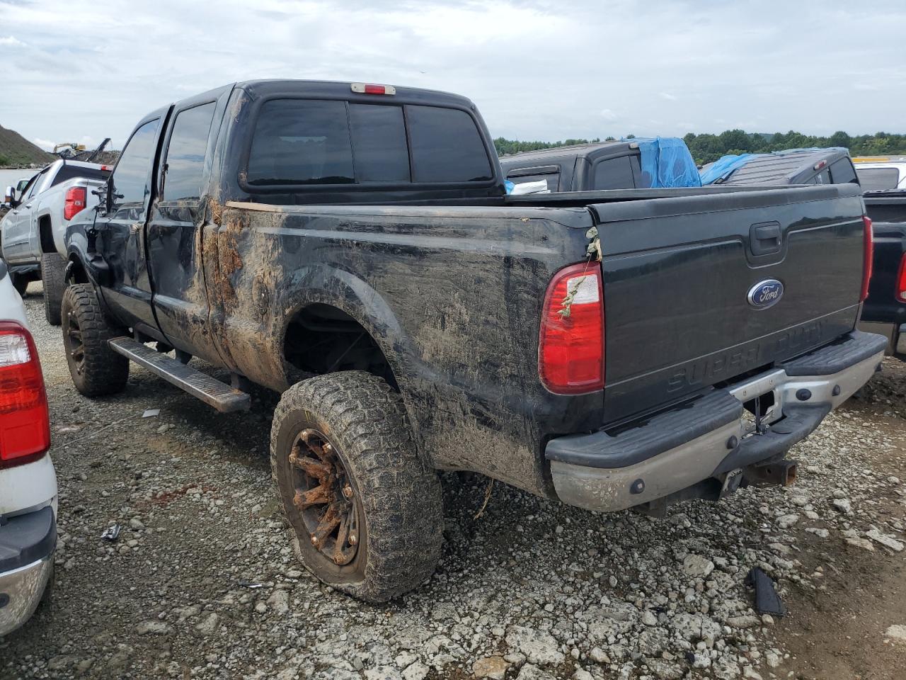 2005 Ford F350 - Image 2