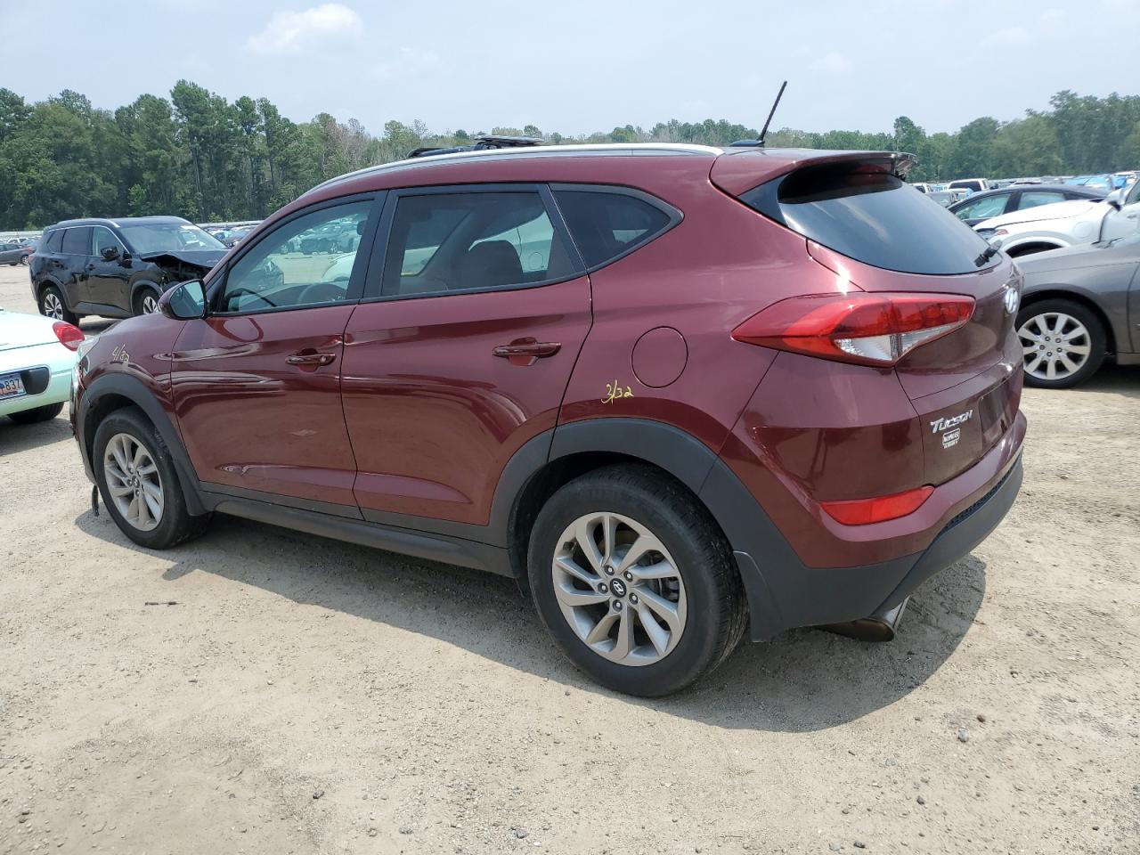 2016 Hyundai Tucson - Image 2