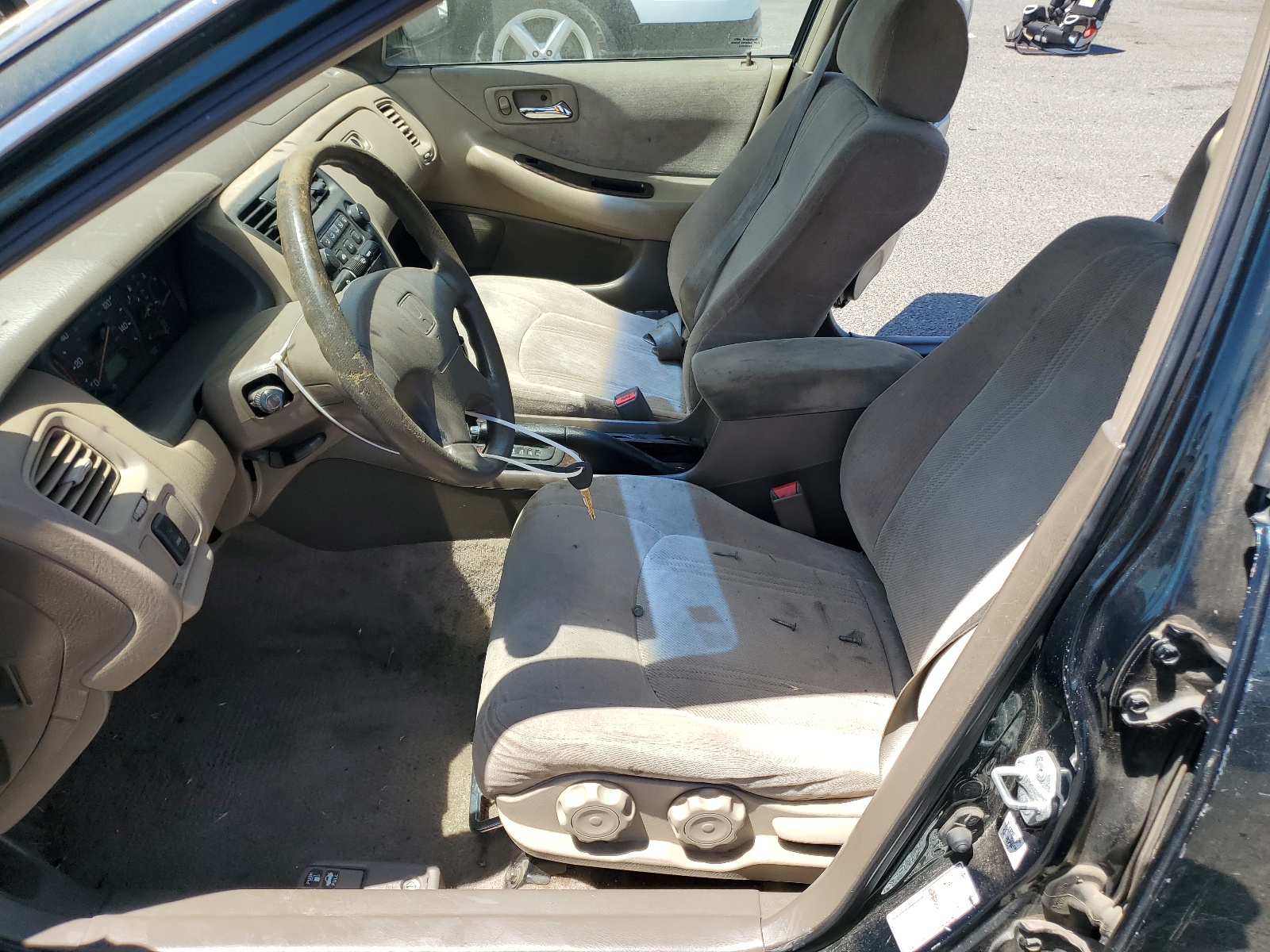 JHMCG6698YC017428 2000 Honda Accord Se