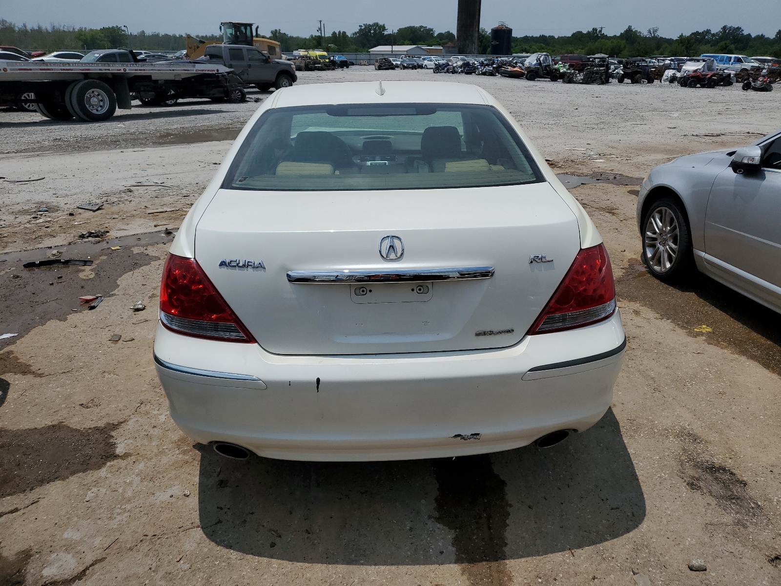 JH4KB16555C001323 2005 Acura Rl