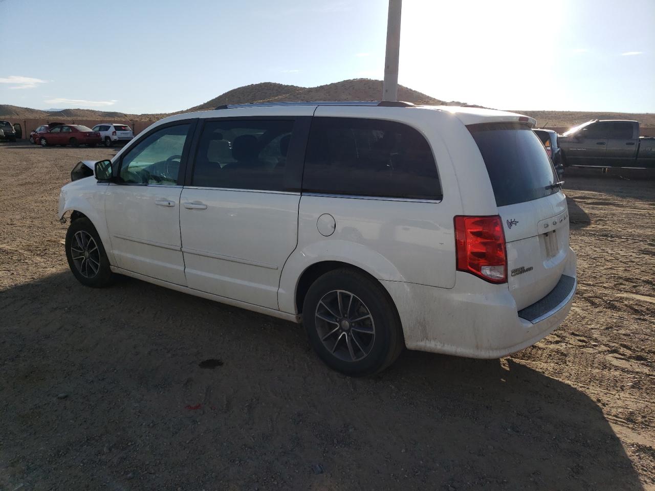 2C4RDGCG7HR801782 2017 Dodge Grand Caravan Sxt