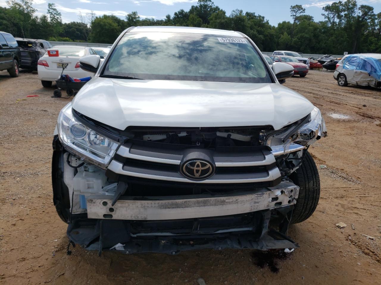 5TDBZRFH6HS433542 2017 Toyota Highlander Le