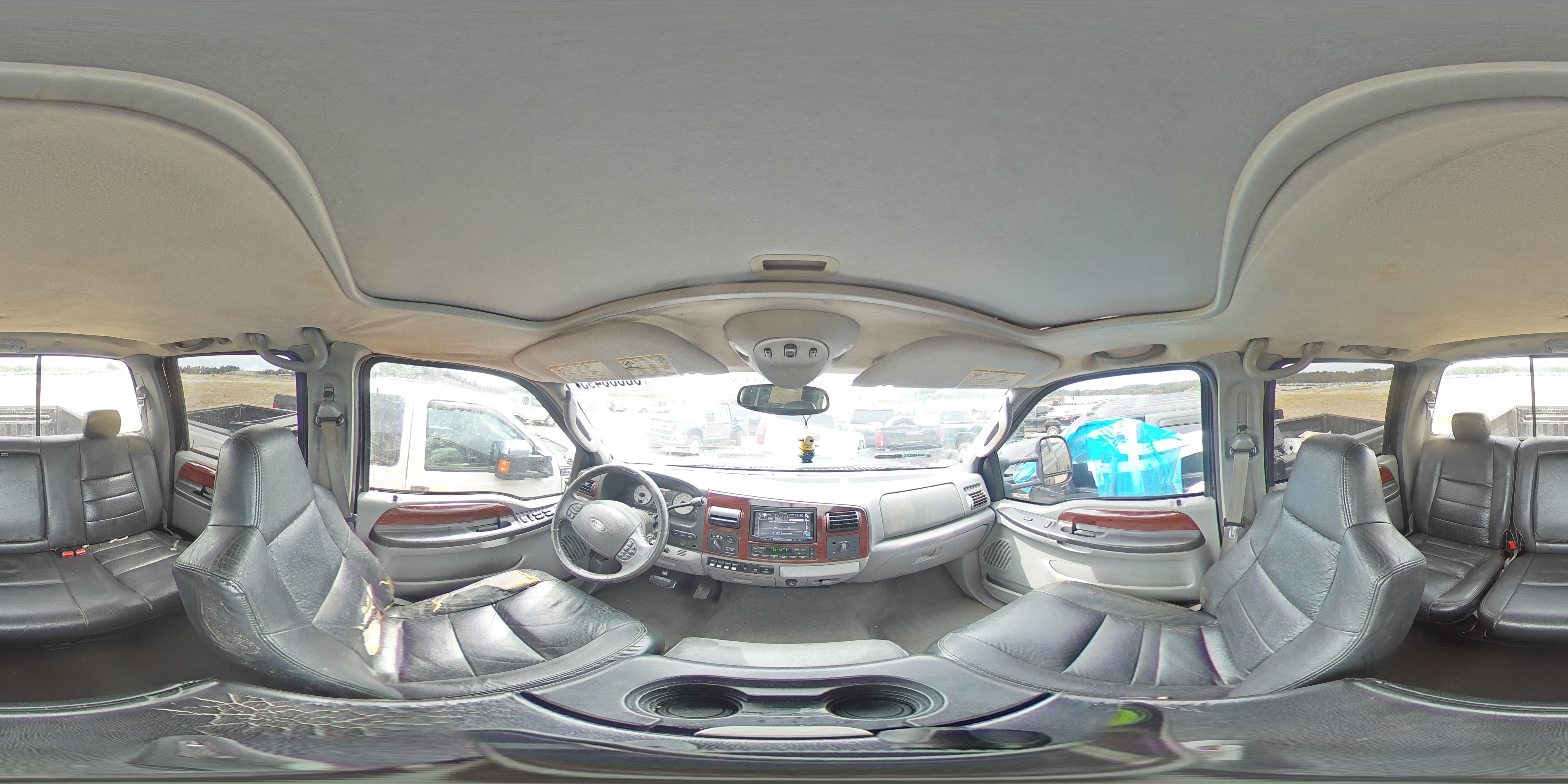 2005 Ford F350 - Image 14