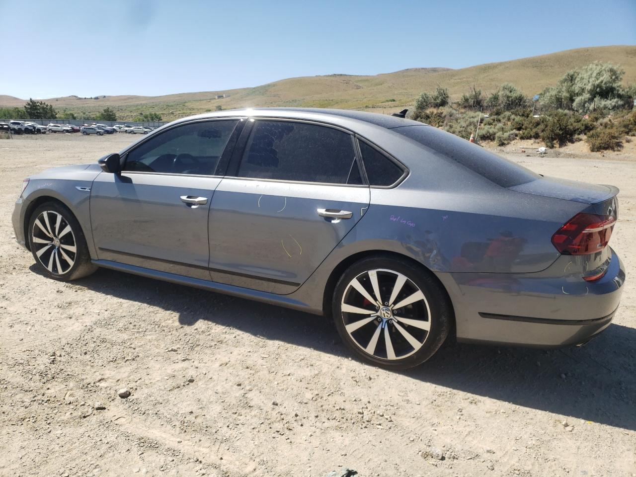 1VWJM7A35JC033454 2018 VOLKSWAGEN PASSAT - Image 2