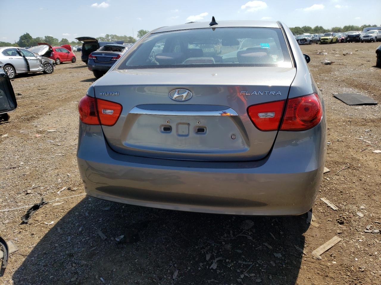 2010 Hyundai Elantra - Image 6