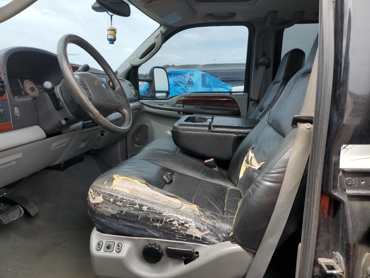 2005 Ford F350 - Image 7