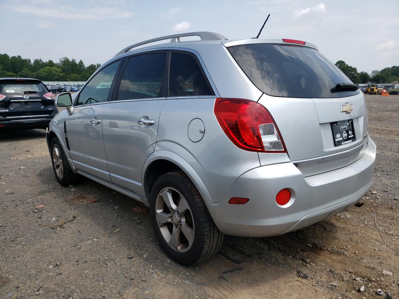 2014 Chevrolet Captiva - Image 2