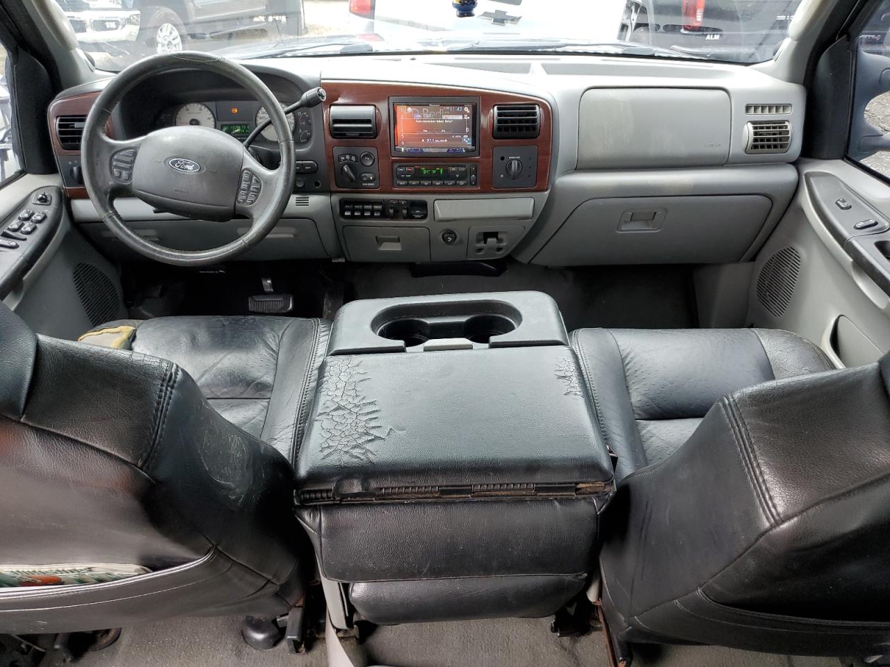 2005 Ford F350 - Image 8