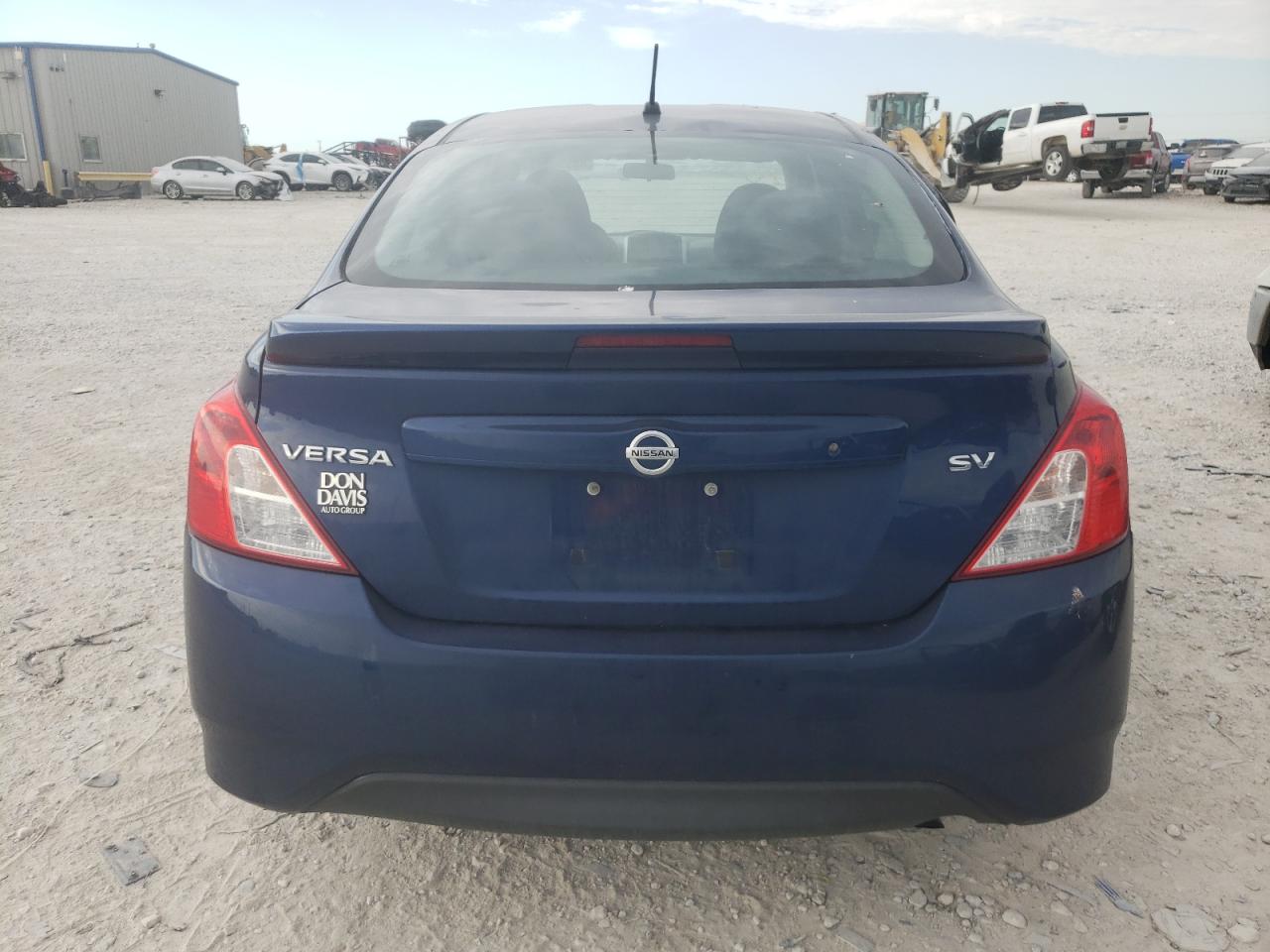 3N1CN7AP5JL865945 2018 Nissan Versa S