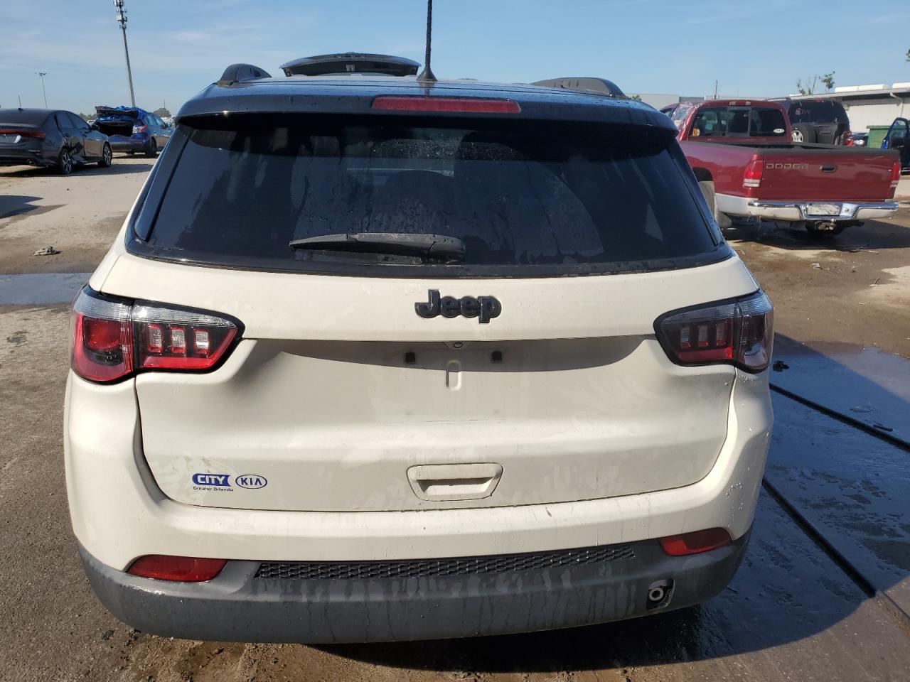 3C4NJCBB9JT494172 2018 Jeep Compass Latitude