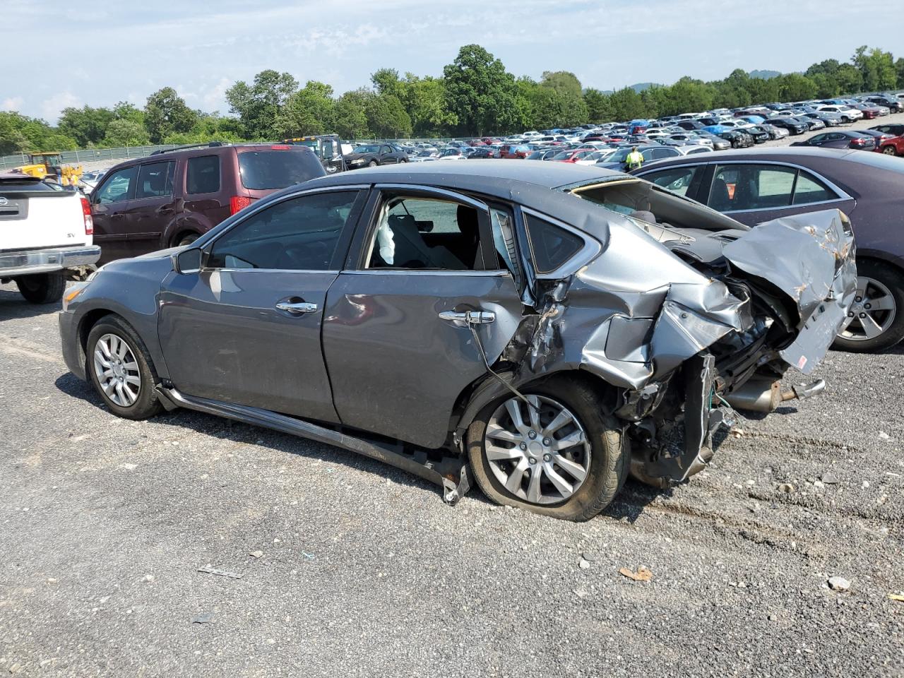 2015 Nissan Altima - Image 2