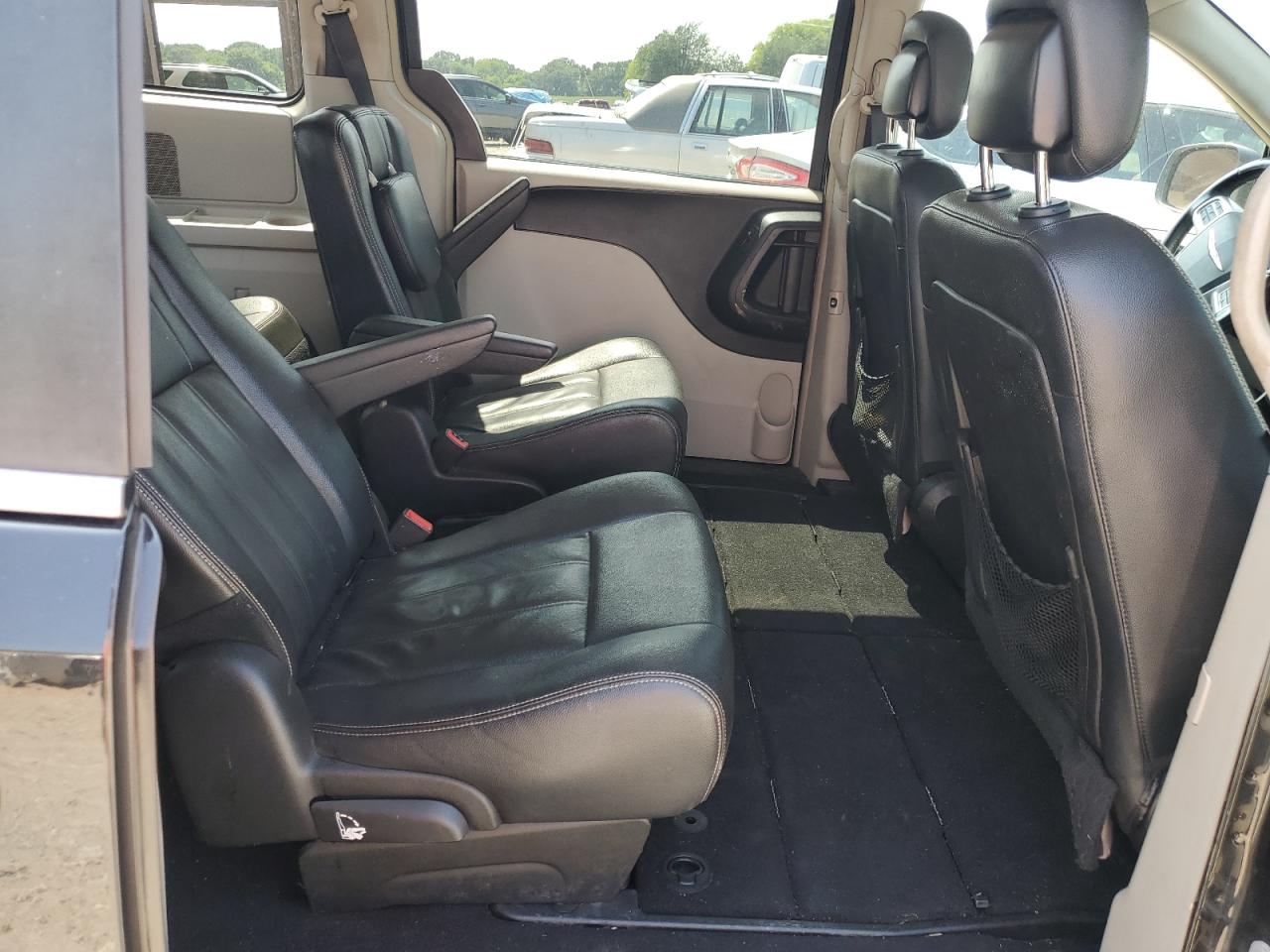 2016 Chrysler Town & Country Touring VIN: 2C4RC1BG4GR165550 Lot: 61234913