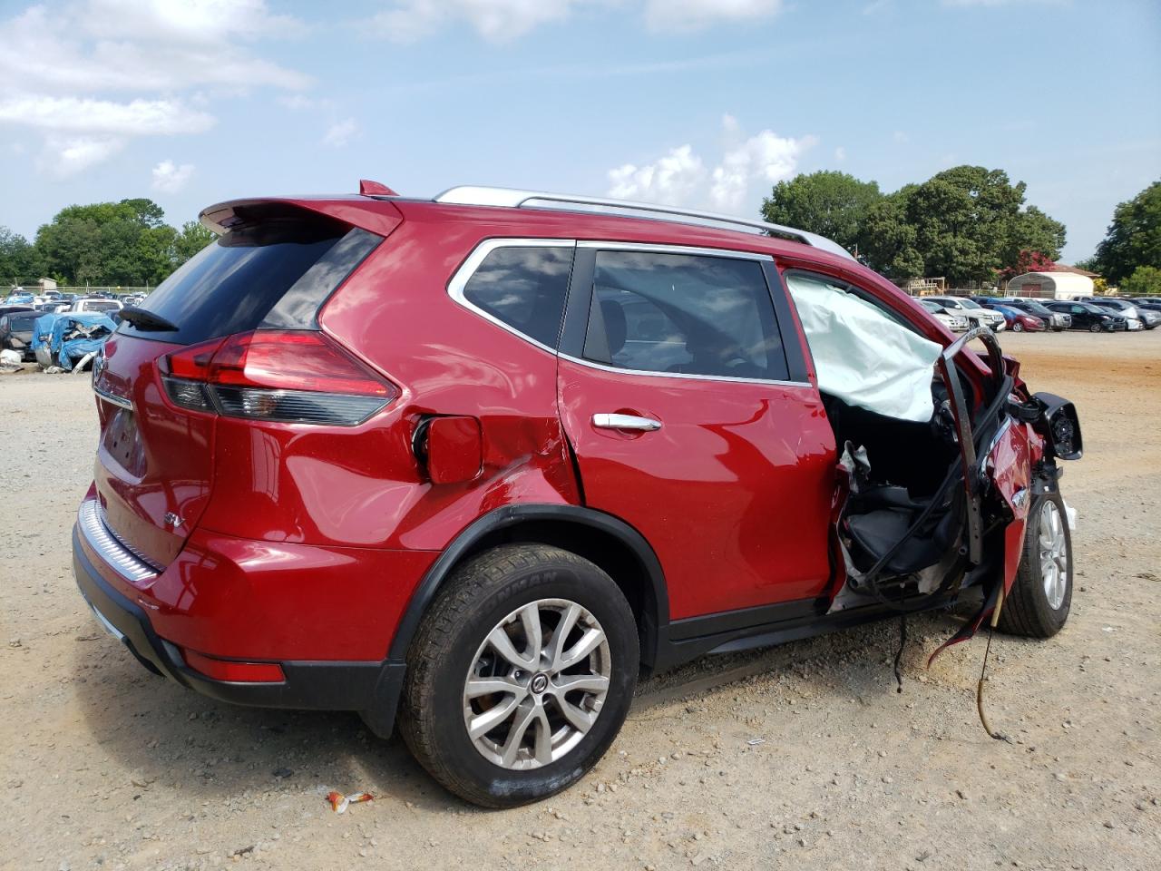 2017 Nissan Rogue - Image 3