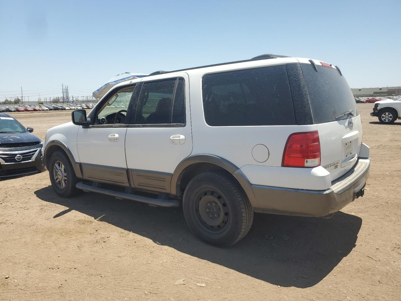 2004 Ford Expedition - Image 2