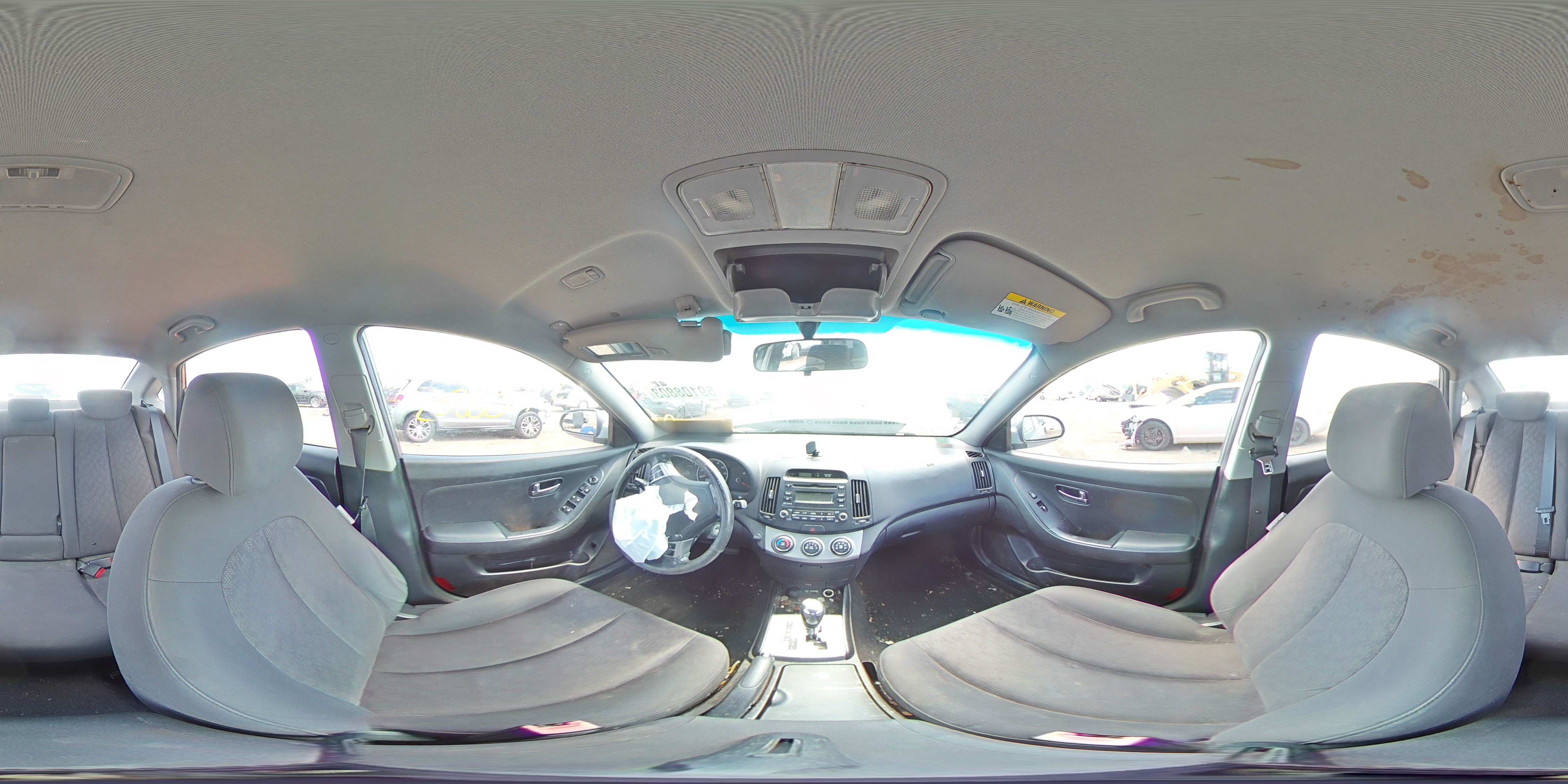 2010 Hyundai Elantra - Image 13