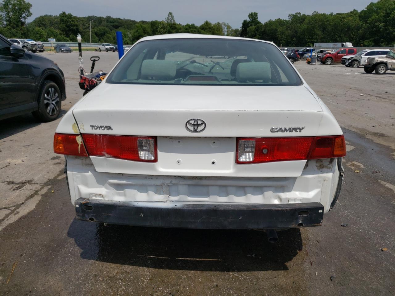 1998 Toyota Camry Ce VIN: JT2BG22K4W0187839 Lot: 61372013