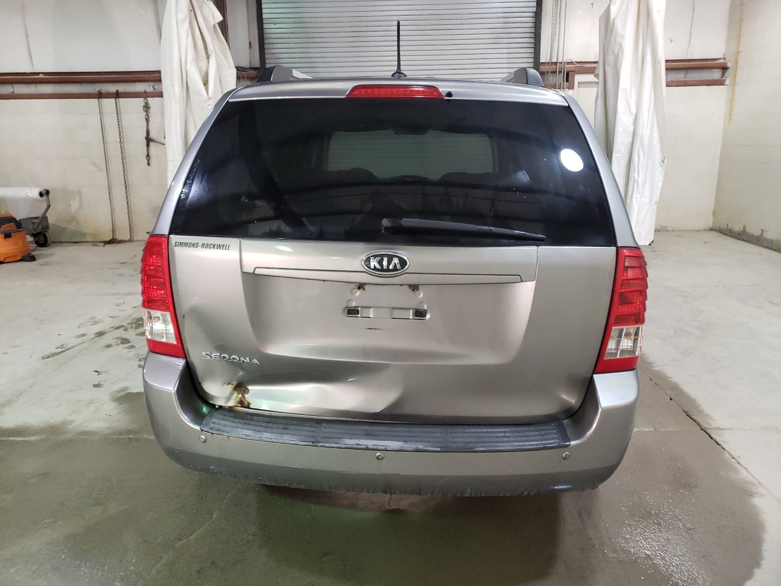 KNDMG4C73B6385373 2011 Kia Sedona Lx