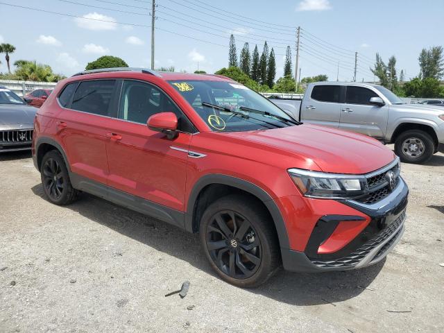 VOLKSWAGEN TAOS SE 2022 Красный
