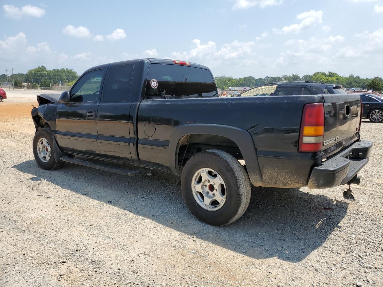 2001 GMC Sierra - Image 2