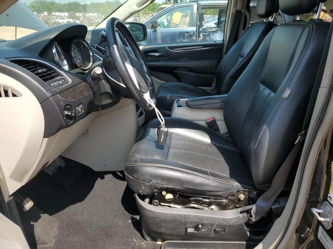 2016 Chrysler Town & Country Touring VIN: 2C4RC1BG4GR165550 Lot: 61234913