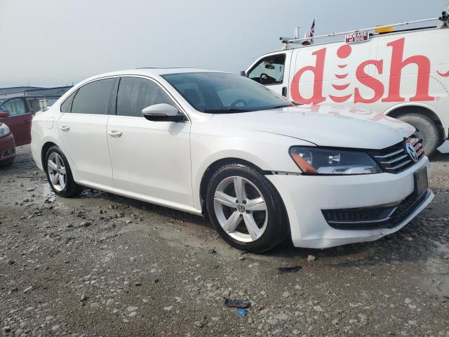  VOLKSWAGEN PASSAT 2012 Белый