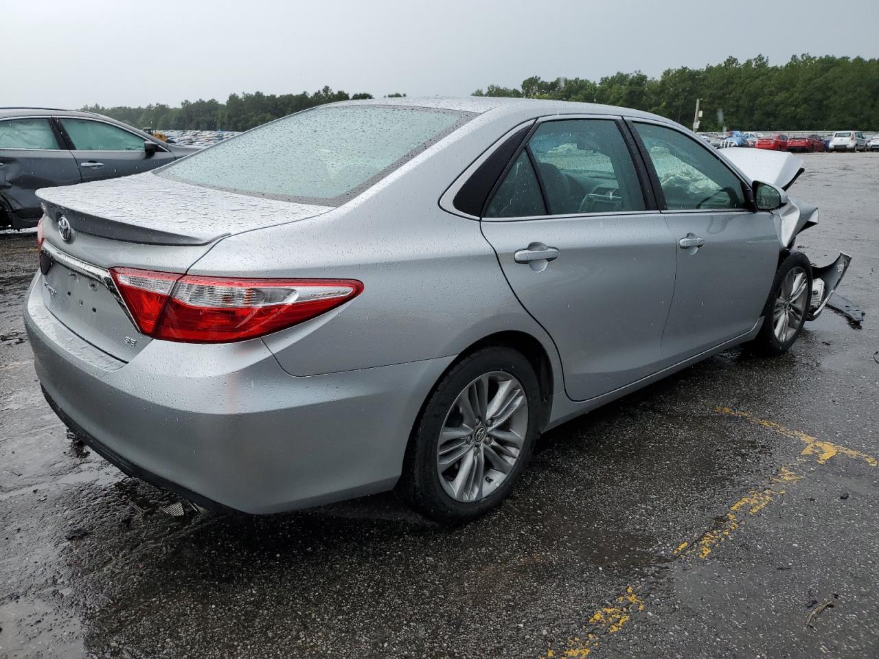 4T1BF1FK1FU010152 2015 Toyota Camry Le