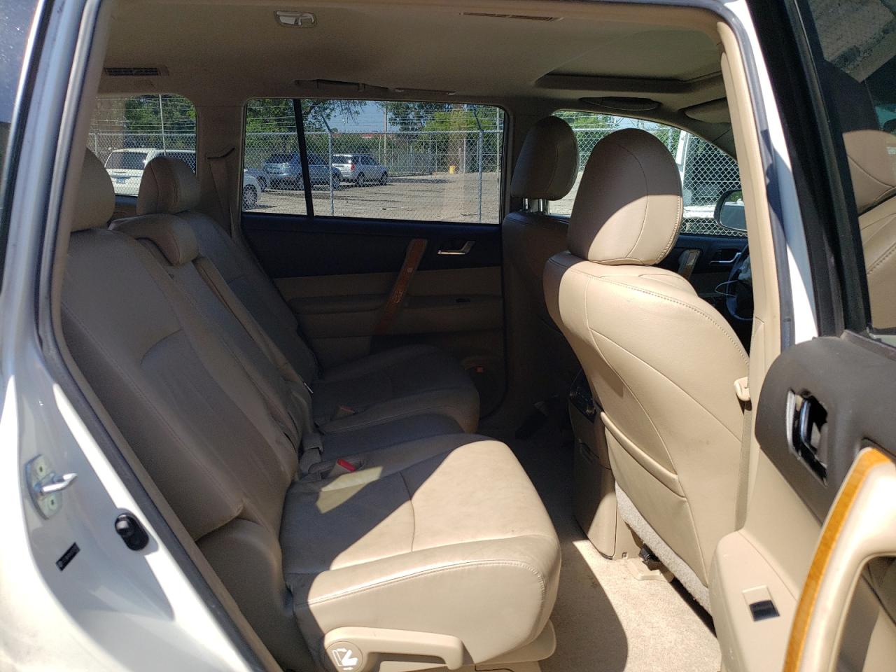 2008 Toyota Highlander - Image 11