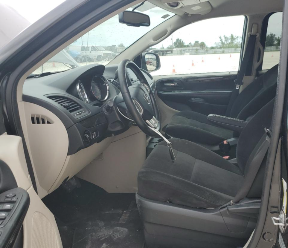 2C4RDGBGXHR655704 2017 Dodge Grand Caravan Se