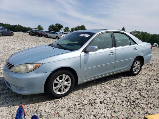 2005 Toyota Camry Le за продажба в West Warren, MA - Front End