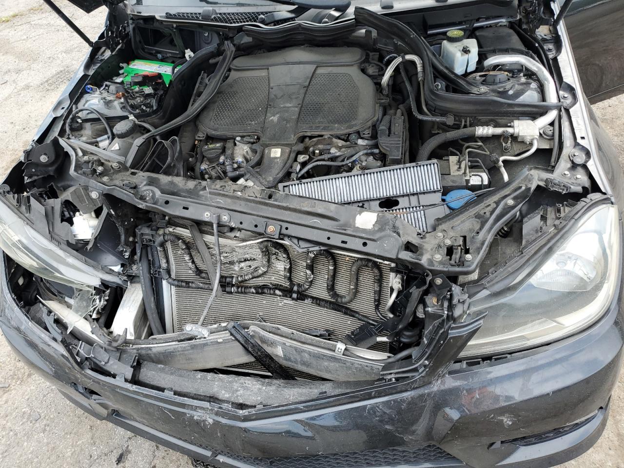 2013 Mercedes-Benz C 300 4Matic VIN: WDDGF8AB4DA818560 Lot: 64896404