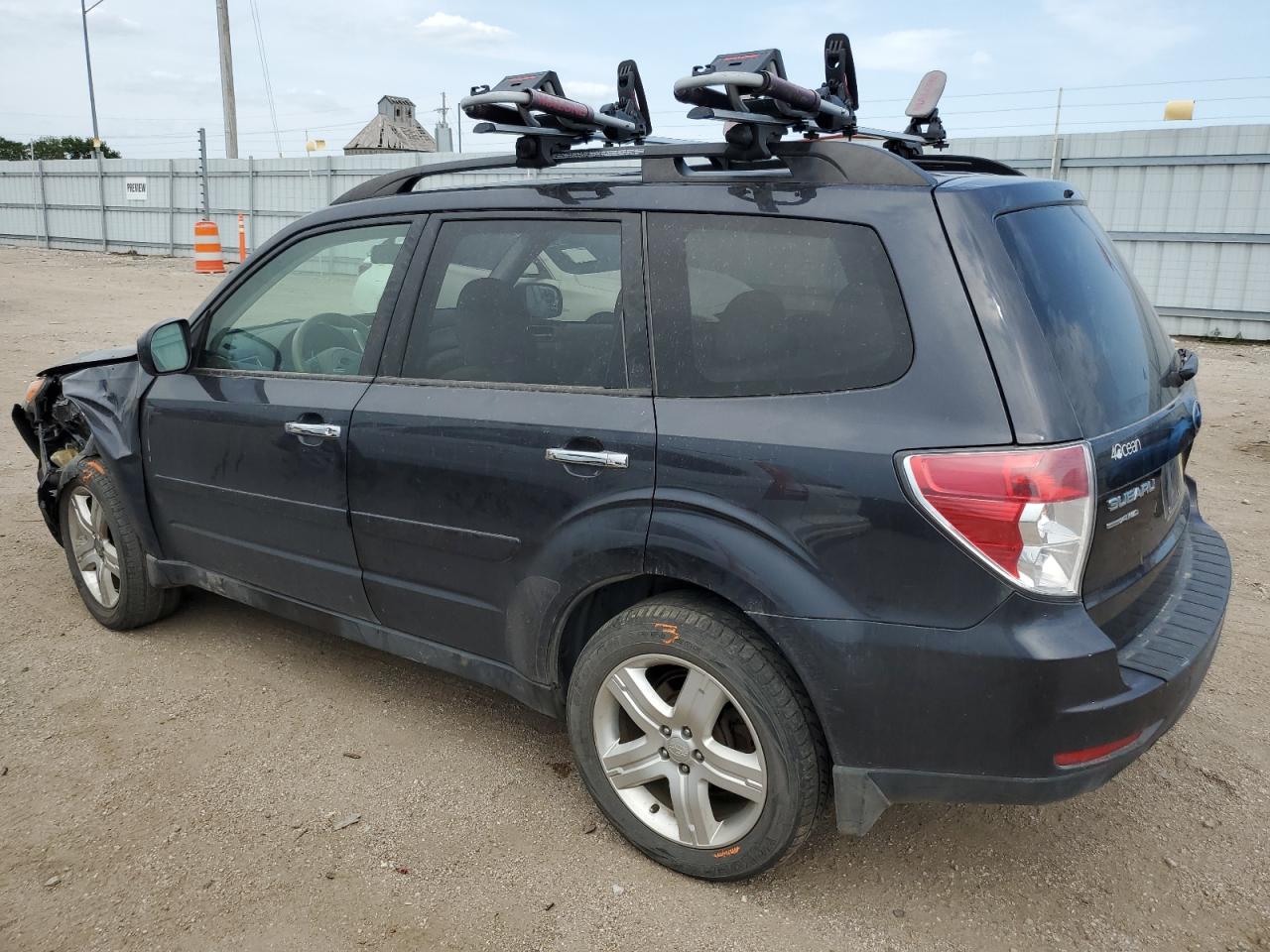 2010 Subaru Forester - Image 2