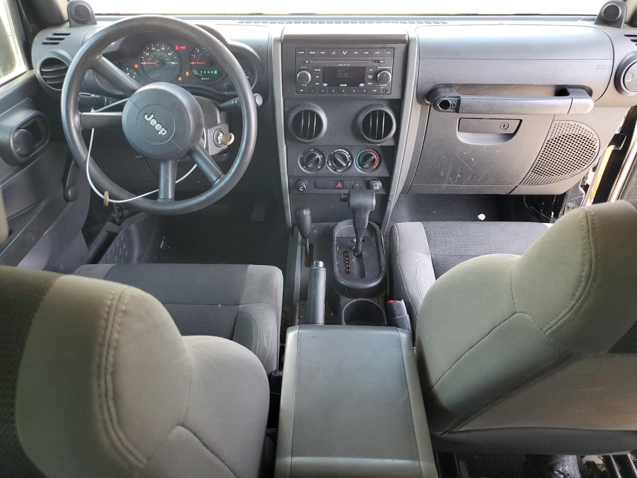 2007 Jeep Wrangler X VIN: 1J8FA241X7L122369 Lot: 64302384