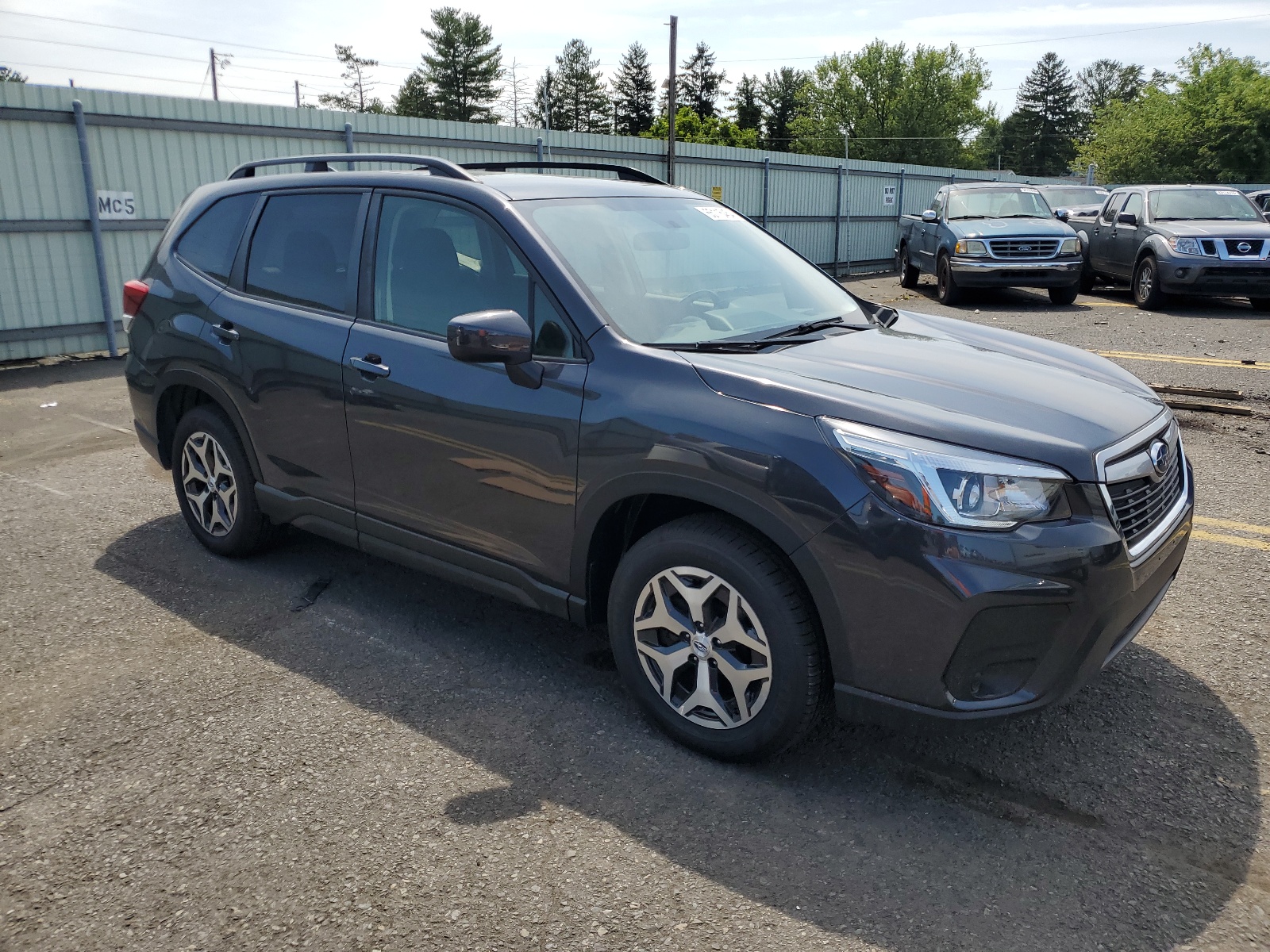 2019 Subaru Forester Premium vin: JF2SKAEC0KH470465