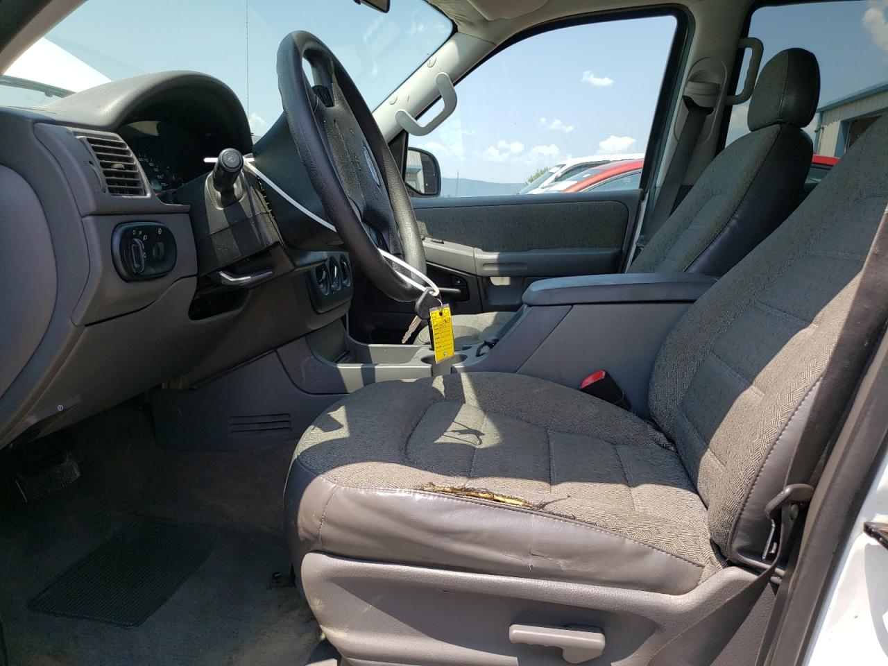 2004 Ford Explorer Xls VIN: 1FMZU72K74UB61734 Lot: 64627794