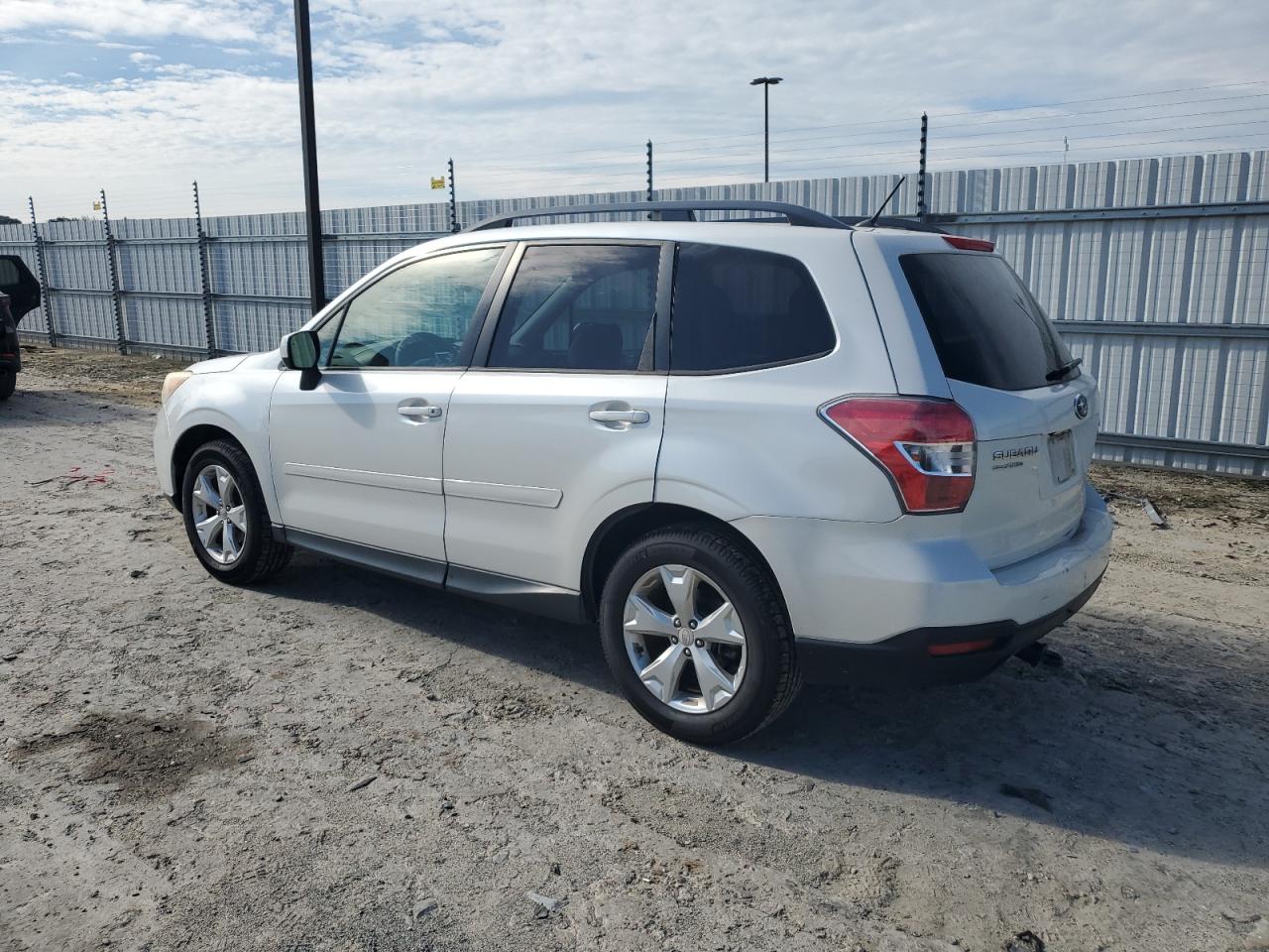 2014 Subaru Forester - Image 2