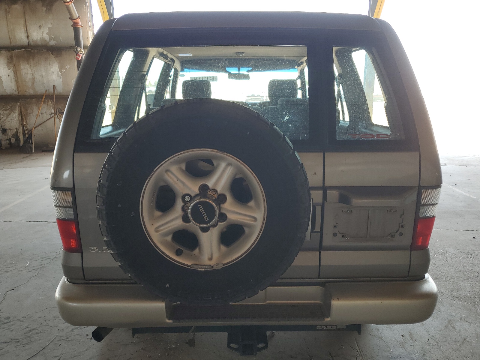 JACDJ58X4Y7J15439 2000 Isuzu Trooper S