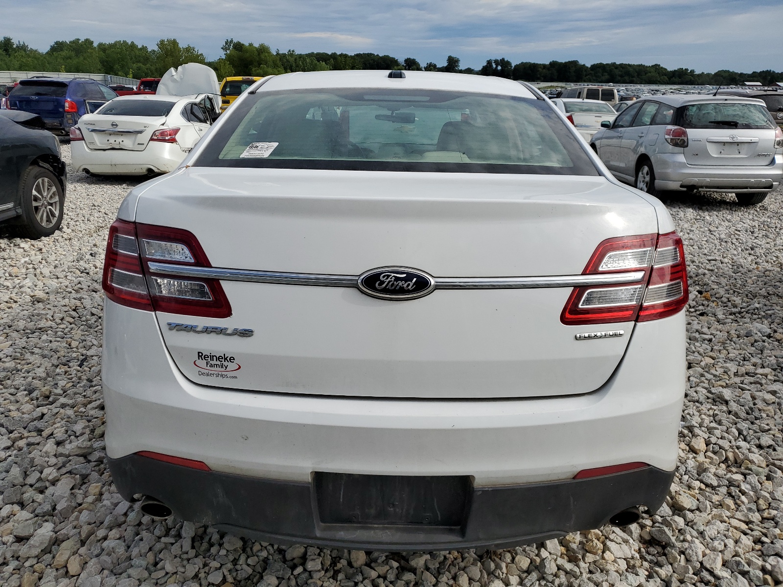 1FAHP2D85EG135084 2014 Ford Taurus Se