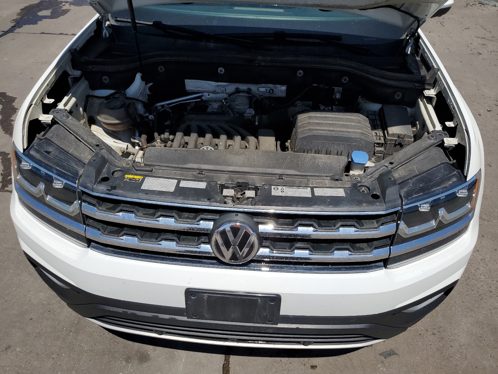 1V2NR2CA4JC595168 2018 Volkswagen Atlas Sel Premium