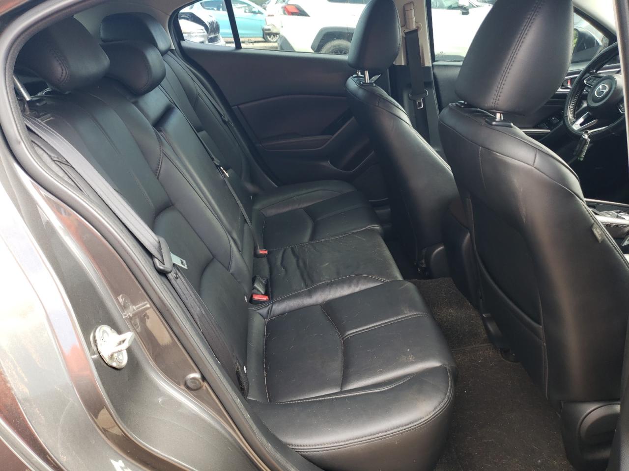 2018 Mazda 3 Touring VIN: 3MZBN1L36JM235293 Lot: 61835454