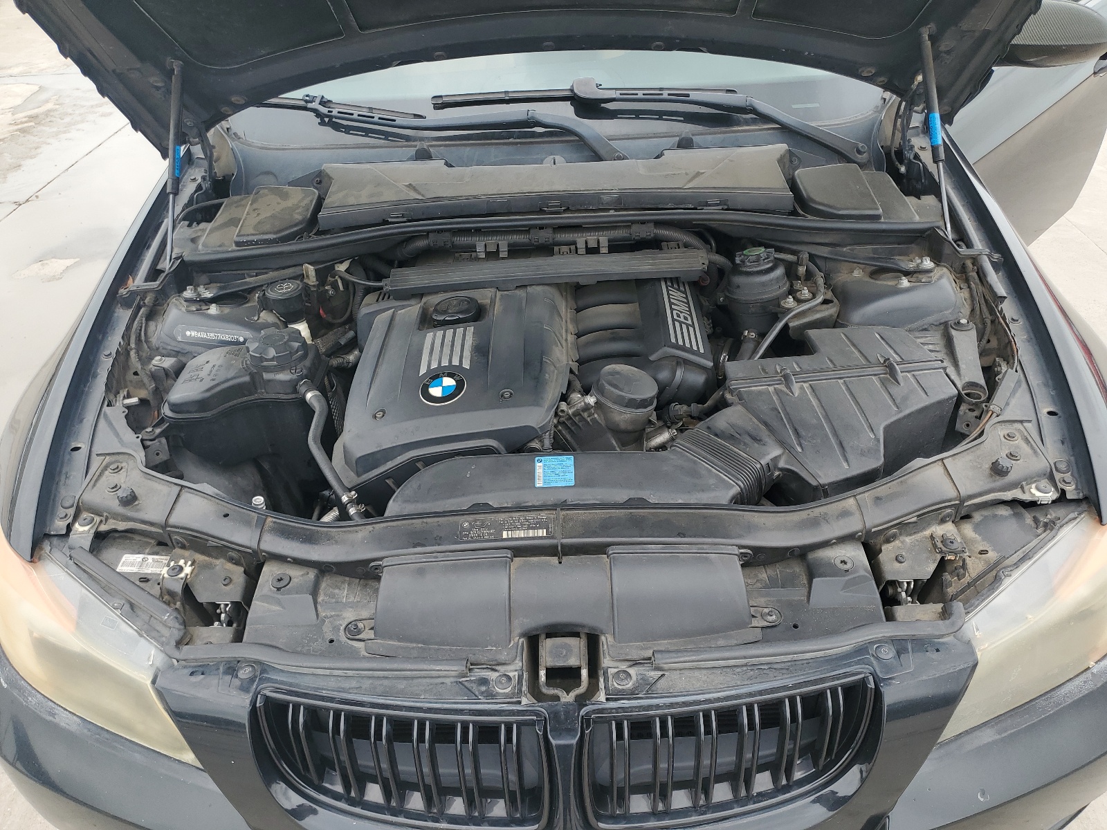 WBAVA33577KX82031 2007 BMW 328 I