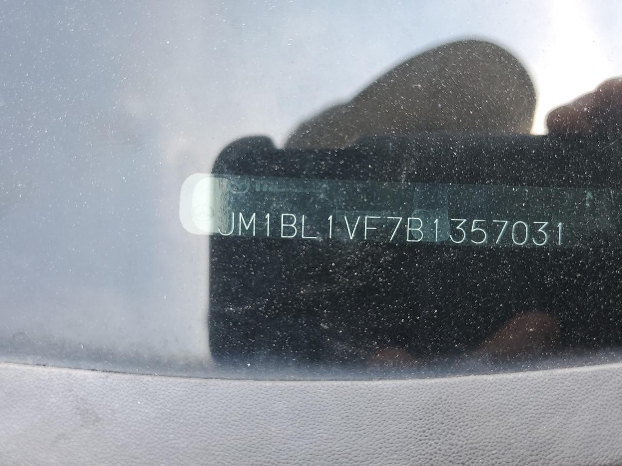 JM1BL1VF7B1357031 2011 Mazda 3 I