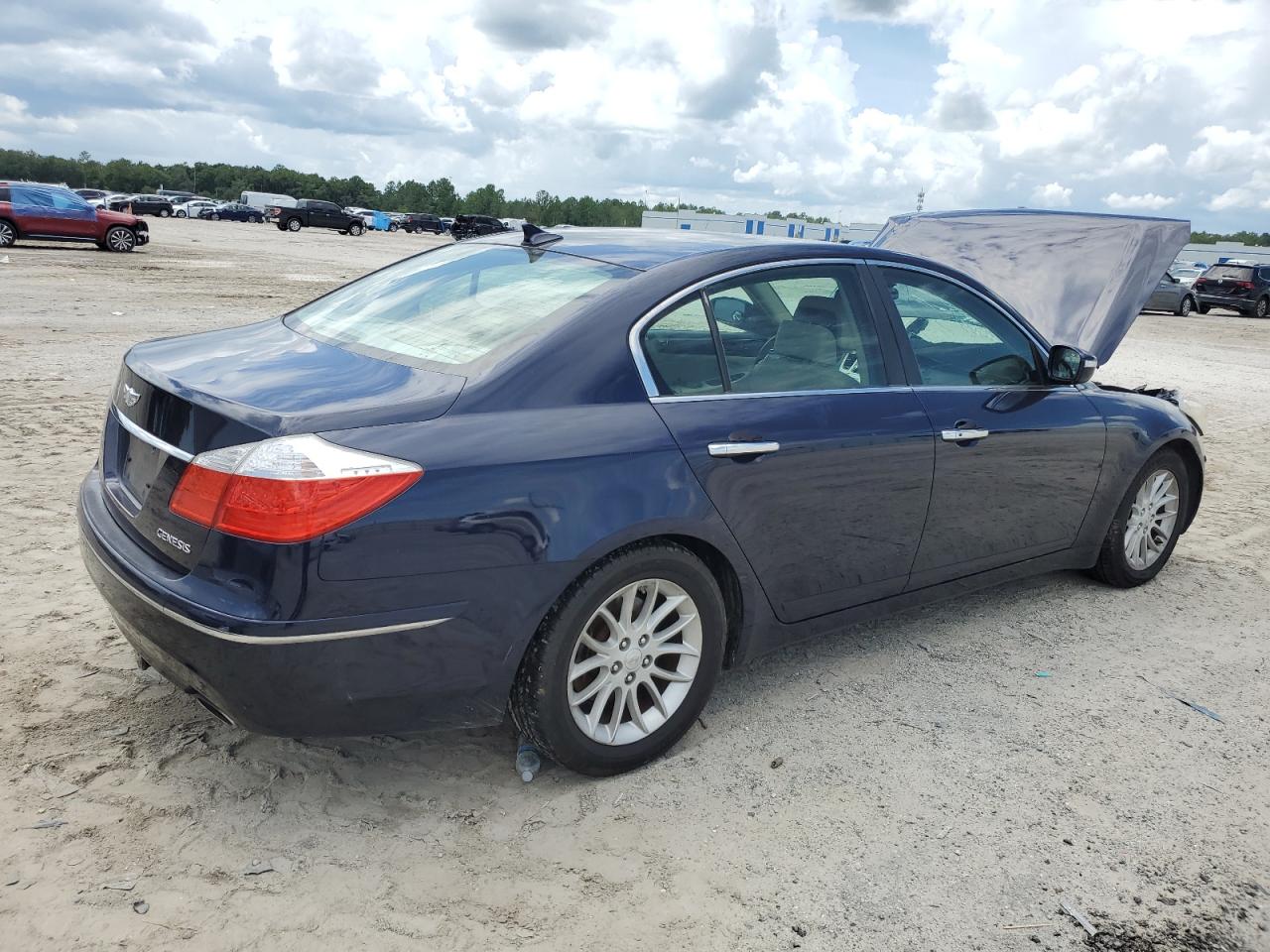 2011 Hyundai Genesis 3.8L VIN: KMHGC4DE5BU117809 Lot: 64121564