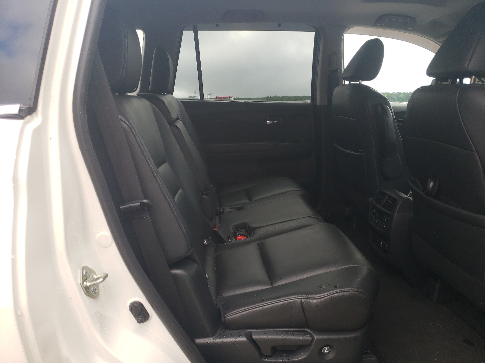 5FNYF5H98KB007574 2019 Honda Pilot Touring